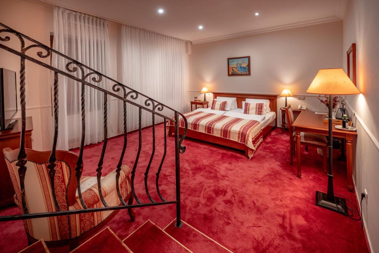 Hotel Capital With Private Wellness Nitra Exterior foto